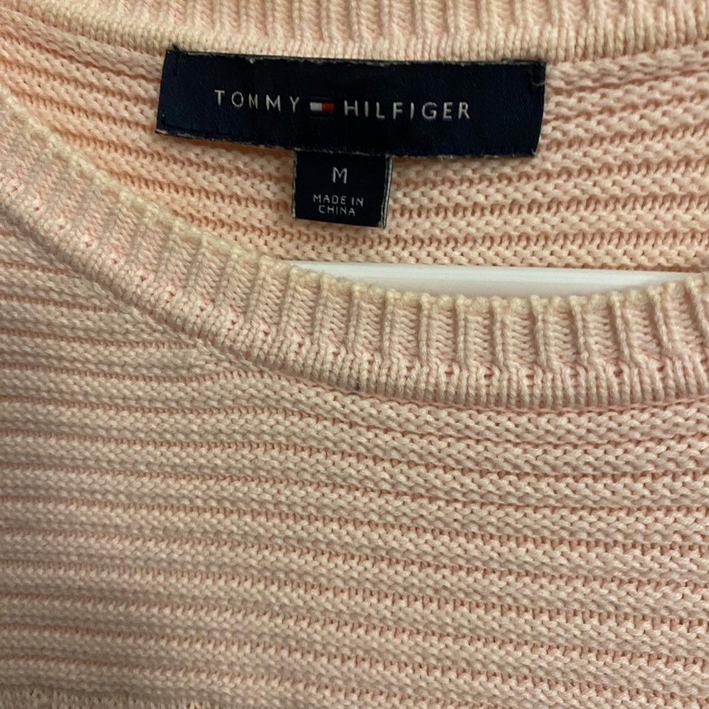 💜 Tommy Hilfiger Women's Crew Neck Pink Sweater Size Medium - Picture 2 of 3